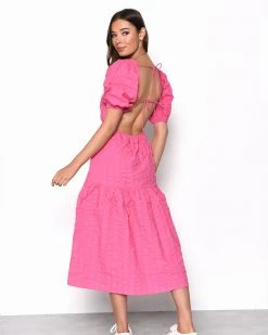 Glamorous Open-Back Crinkled Dress