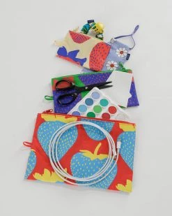 Baggu Flat Pouch Set - Electric Strawberries