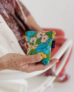 Baggu Accessories Puffy Earbuds Case - Flowerbed