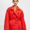 Compañía Fantástica Tie Waist Puffy Coat - Red
