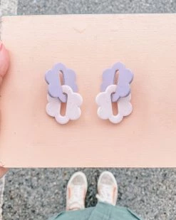 Simply Perla Daisy Link Earrings - Lavender Accessories