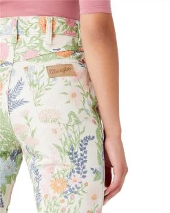 Wrangler Wanderer High Rise Flare - Wallflower