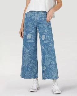 Wrangler NEW Worldwide High Rise Crop - Indigo Flower
