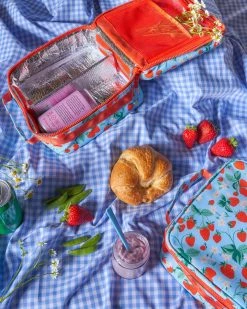 Ban.do Accessories What's For Lunch? Lunch Bag - Strawberry Field