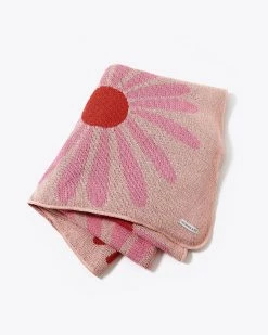 Ban.do X Calhoun & Co Daisies Knit Blanket